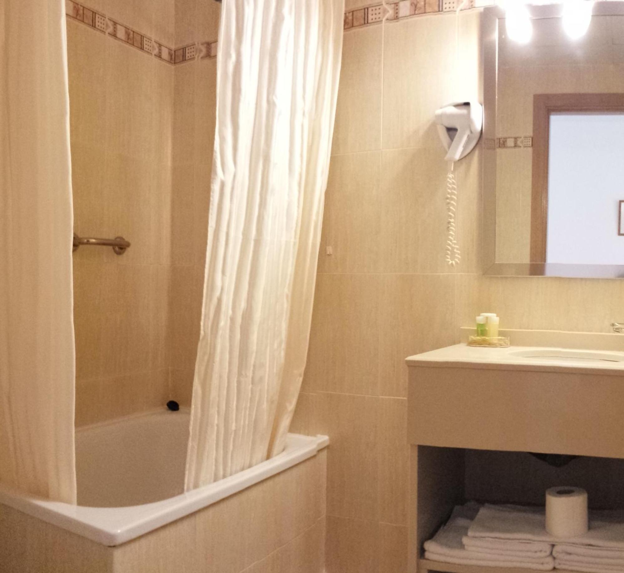 Hotel Goartin Μάλαγα Δωμάτιο φωτογραφία